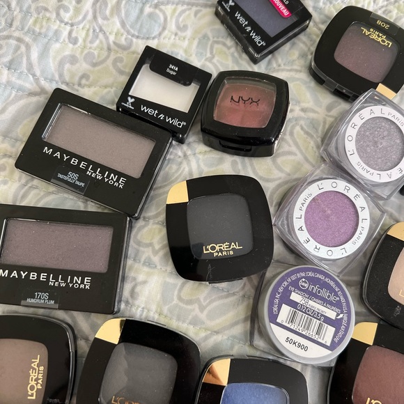 EYESHADOW COLLECTION BUNDLE MUST GO - Picture 3 of 8